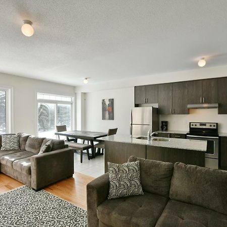 New Blue Mountain Village Snowbridge Executive Townhome Sleeps 10 With Outdoor Pool And Shuttle Nottawa Zewnętrze zdjęcie