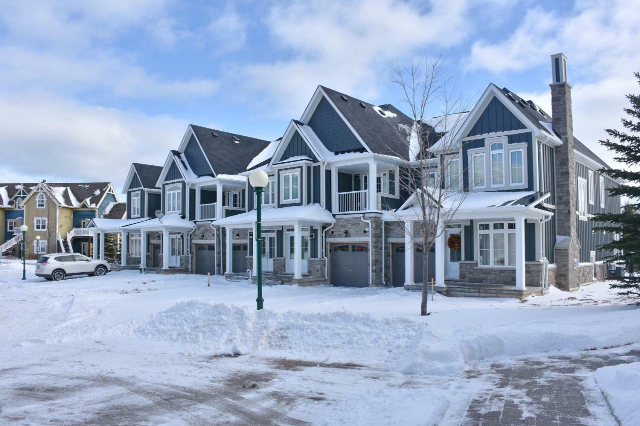 New Blue Mountain Village Snowbridge Executive Townhome Sleeps 10 With Outdoor Pool And Shuttle Nottawa Zewnętrze zdjęcie