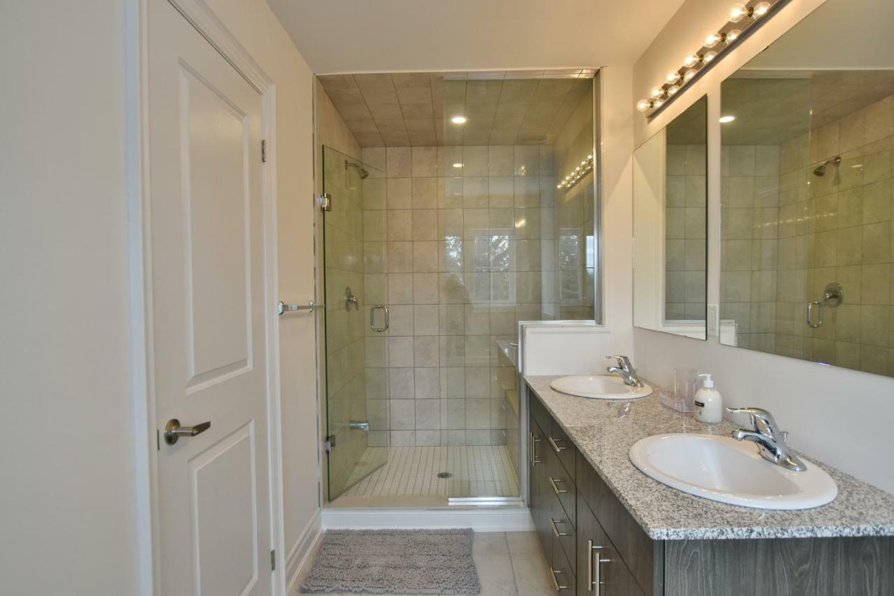 New Blue Mountain Village Snowbridge Executive Townhome Sleeps 10 With Outdoor Pool And Shuttle Nottawa Zewnętrze zdjęcie