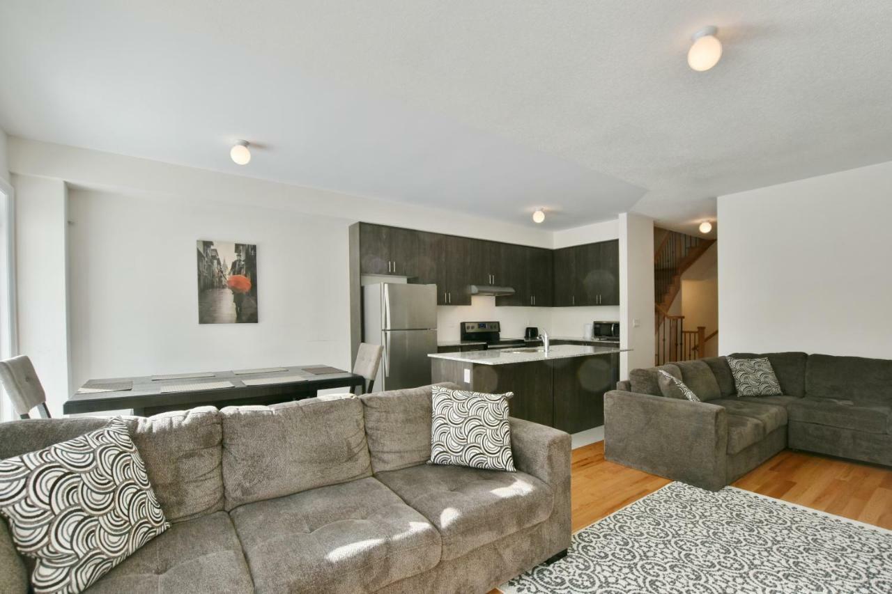 New Blue Mountain Village Snowbridge Executive Townhome Sleeps 10 With Outdoor Pool And Shuttle Nottawa Zewnętrze zdjęcie